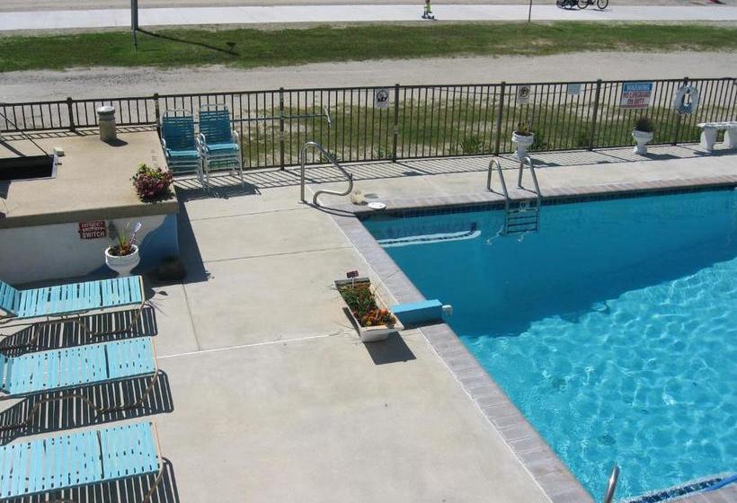 Le Boot Oceanfront Suites