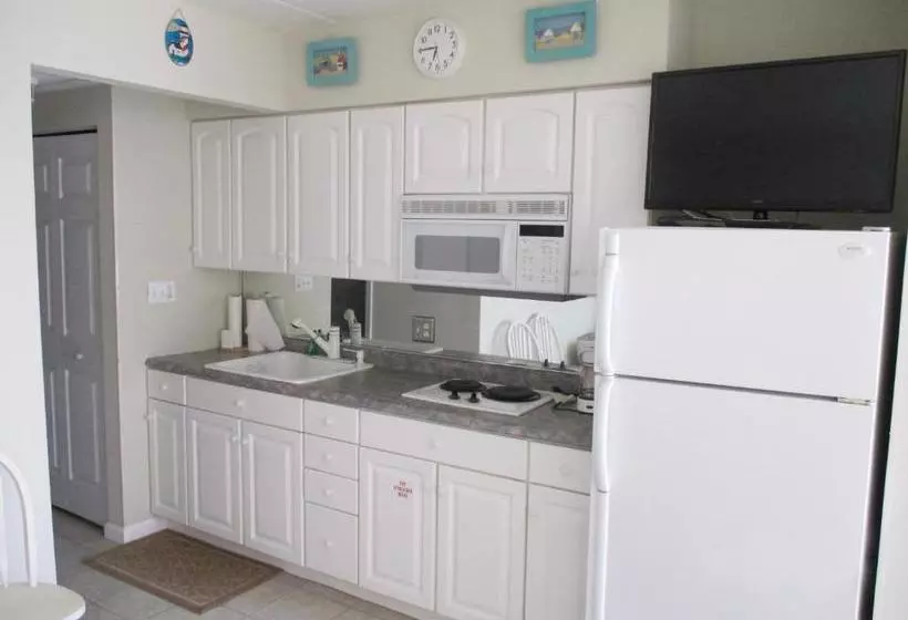 Le Boot Oceanfront Suites
