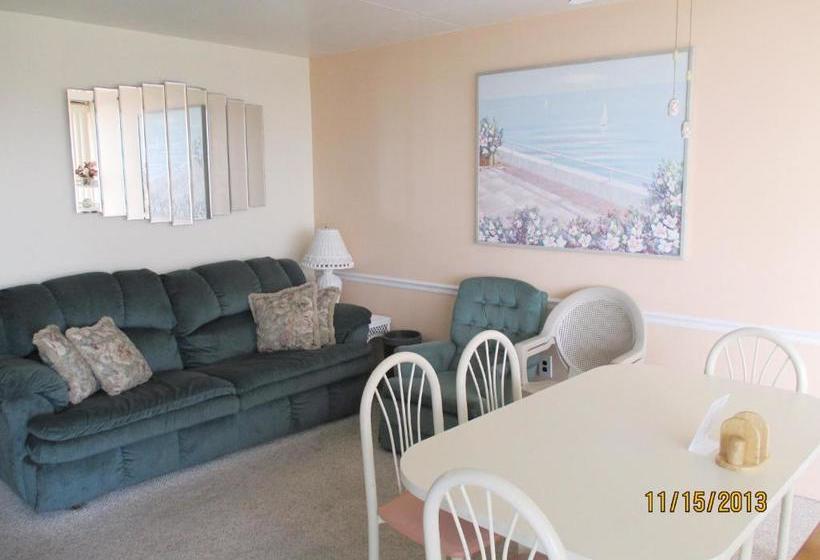 Le Boot Oceanfront Suites