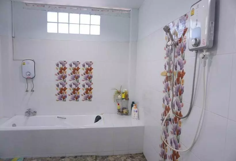 پانسیون Garden Homestay Suratthani