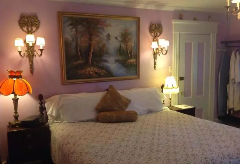پانسیون The Bradford Carver Guest House
