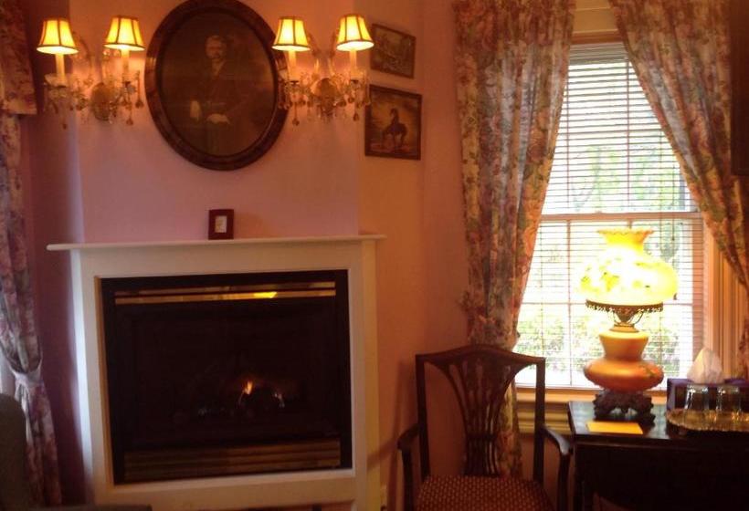 펜션 The Bradford Carver Guest House