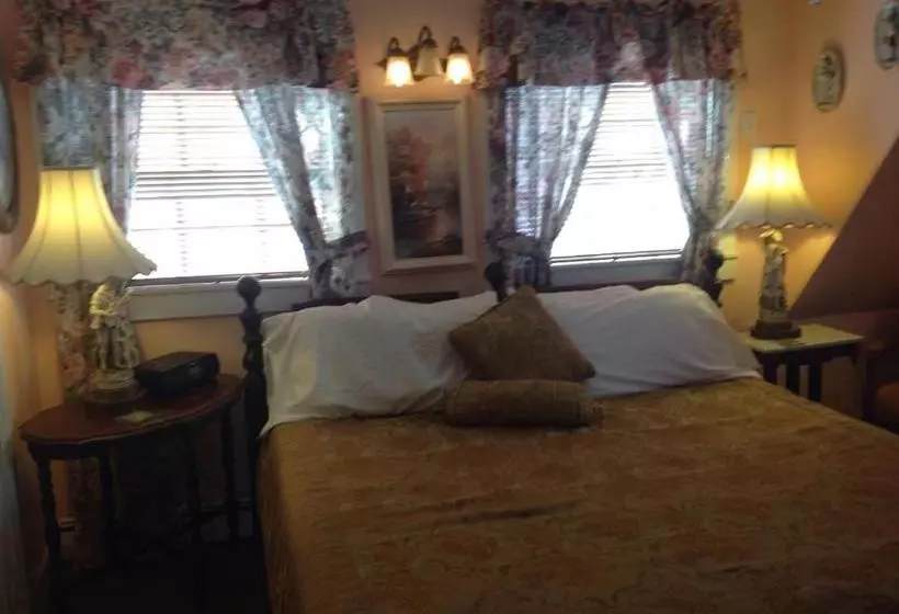 پانسیون The Bradford Carver Guest House
