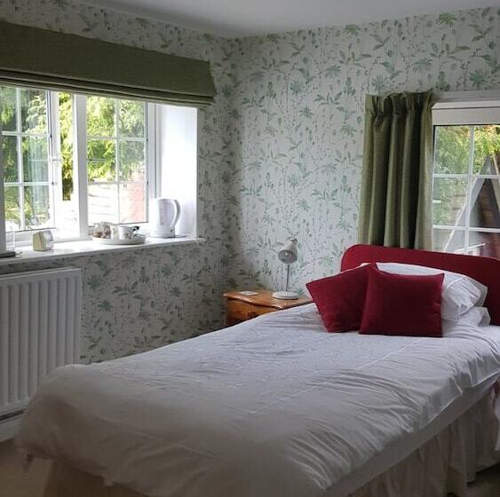 ベッドアンドブレックファースト Holly House