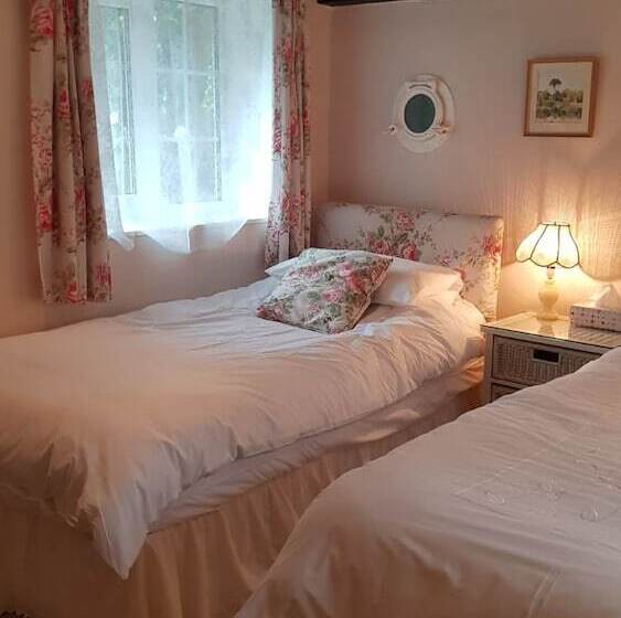 ベッドアンドブレックファースト Holly House