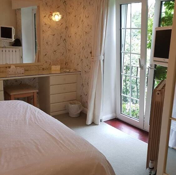 ベッドアンドブレックファースト Holly House