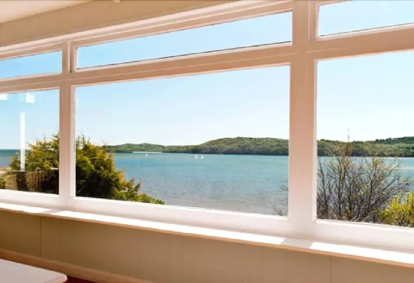 تختخواب و صبحانه Roughfirth House