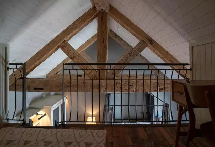 Hostelli Public House Lofts