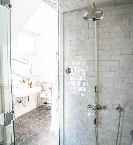 簡易ホテル Public House Lofts