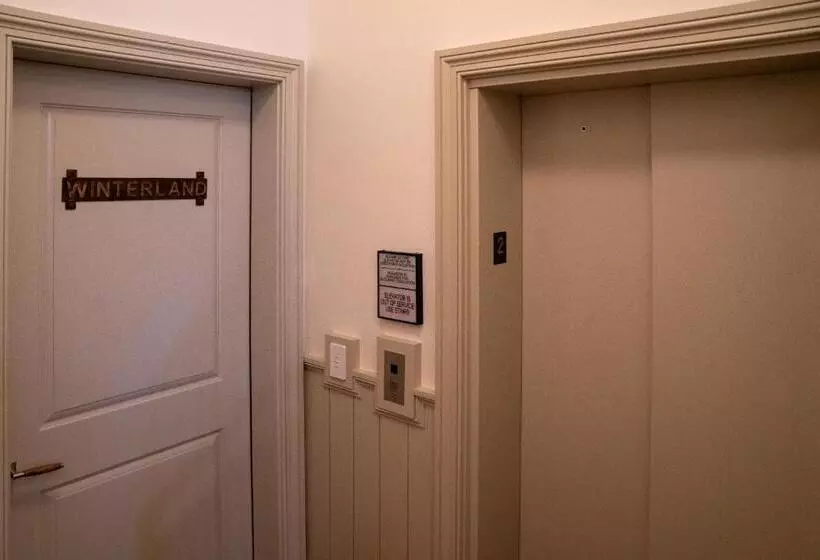 Hostelli Public House Lofts