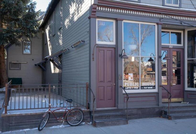 簡易ホテル Public House Lofts