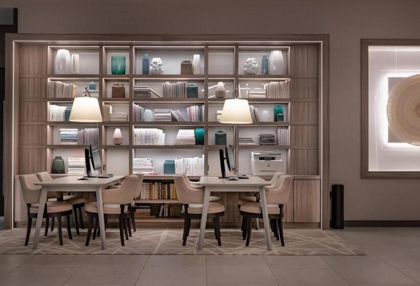 Ac Hotel By Marriott Manchester City Centre