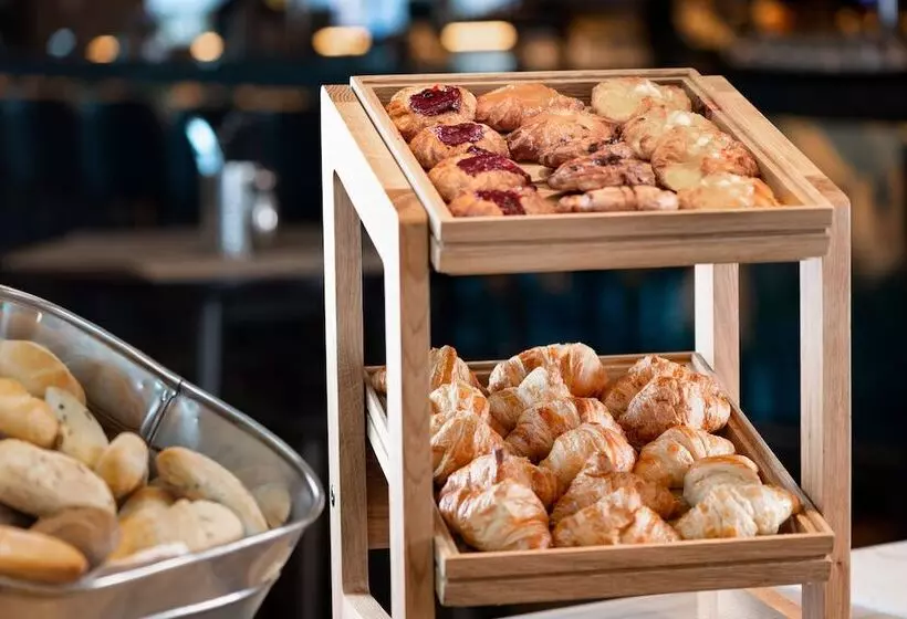 Ac Hotel By Marriott Manchester City Centre