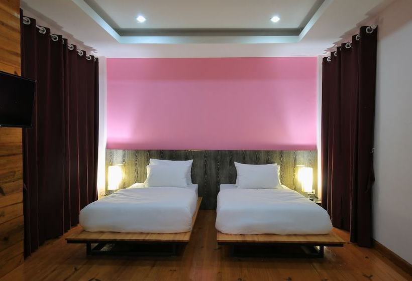 ホテル Baan Oshi Beach