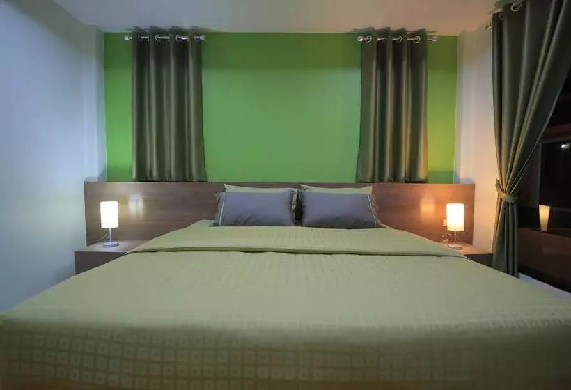 Hotelli Baan Oshi Beach