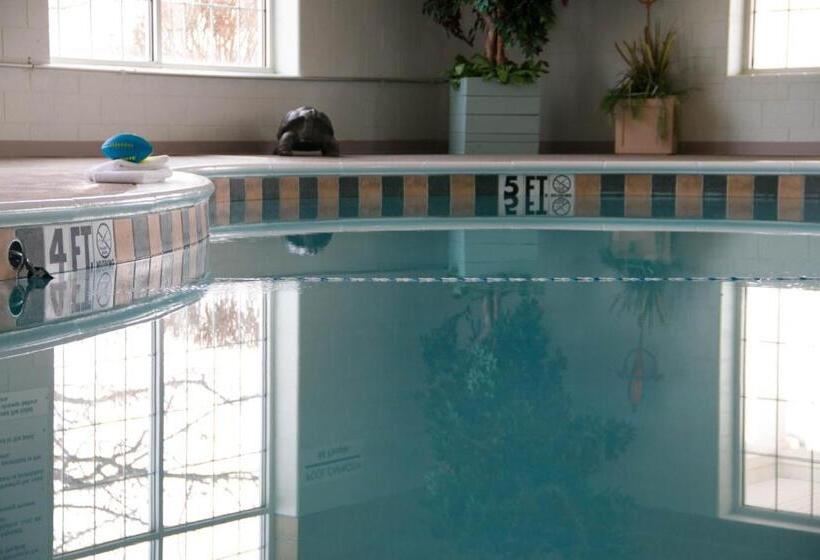 酒店 Essenhaus Inn & Conf. Center