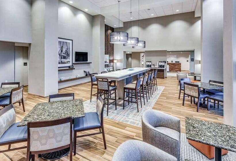 호텔 Hampton Inn & Suites Kittery Portsmouth