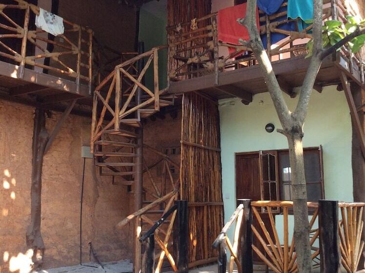 Hotel Kajibange Bar And Guesthouse