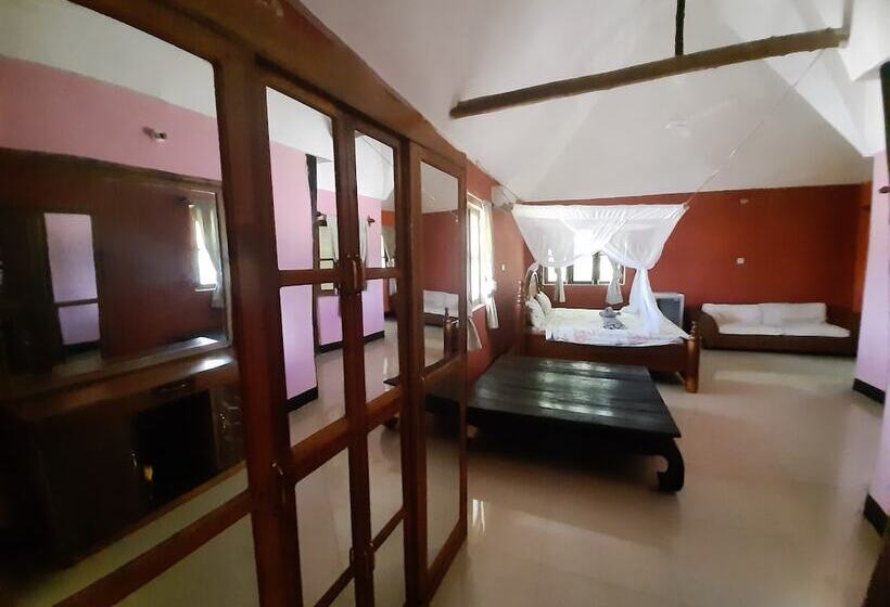 Hotel Kajibange Bar And Guesthouse