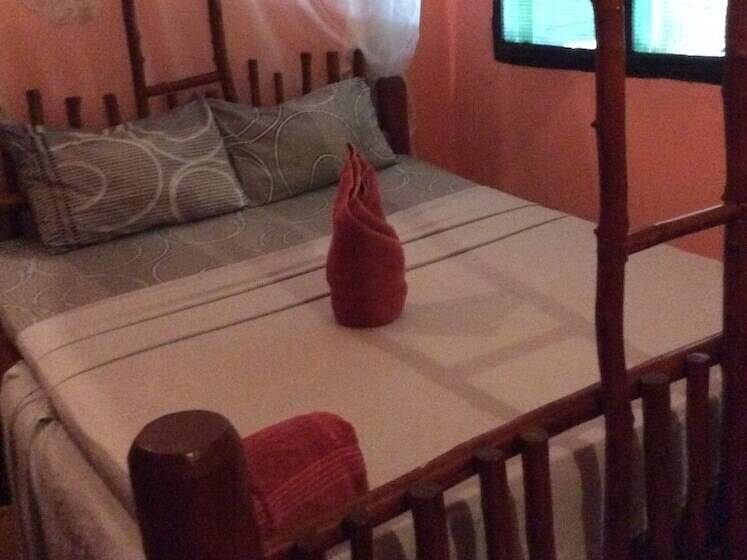 Hotel Kajibange Bar And Guesthouse