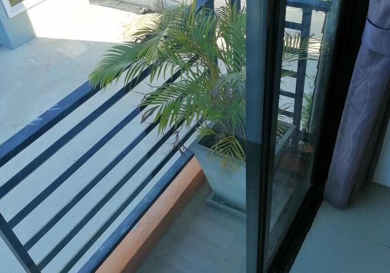 Отель Kaocharoen Place