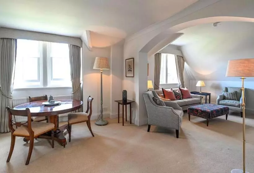 ホテル The Jockey Club Rooms