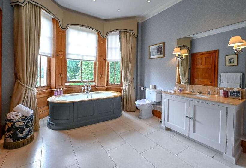 בית מלון כפרי The Jockey Club Rooms