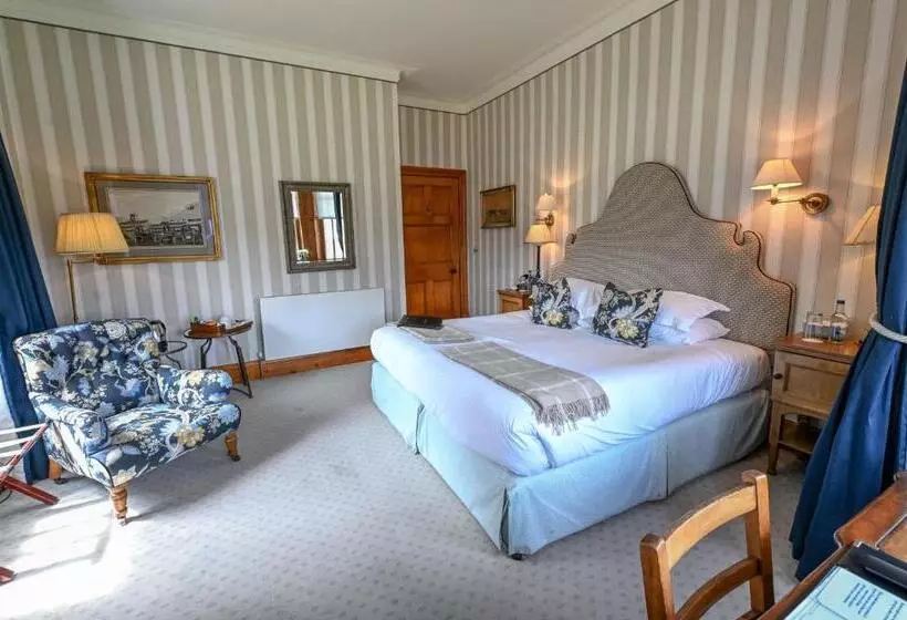 ホテル The Jockey Club Rooms