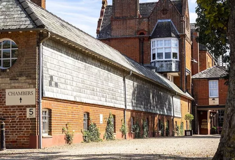 ホテル The Jockey Club Rooms