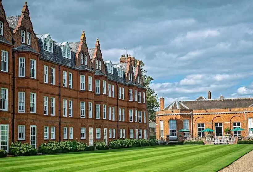 ホテル The Jockey Club Rooms