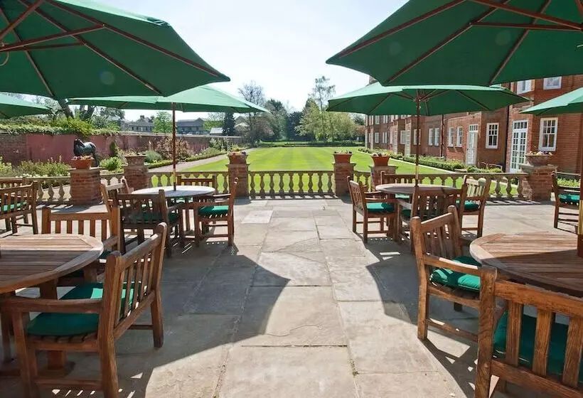 ホテル The Jockey Club Rooms