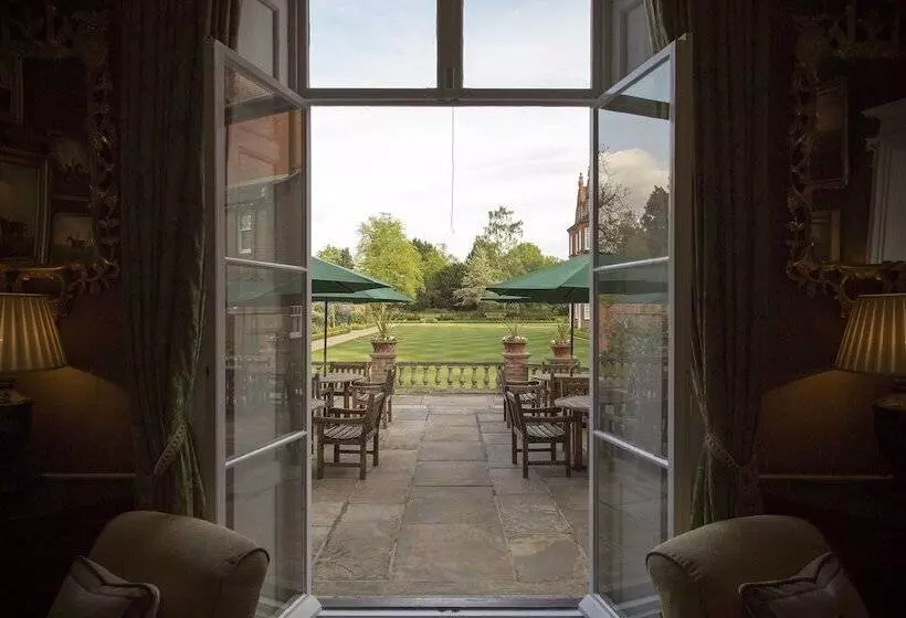 ホテル The Jockey Club Rooms