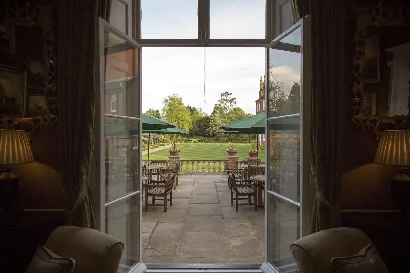 ホテル The Jockey Club Rooms