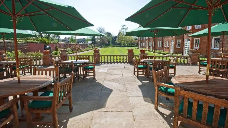 ホテル The Jockey Club Rooms