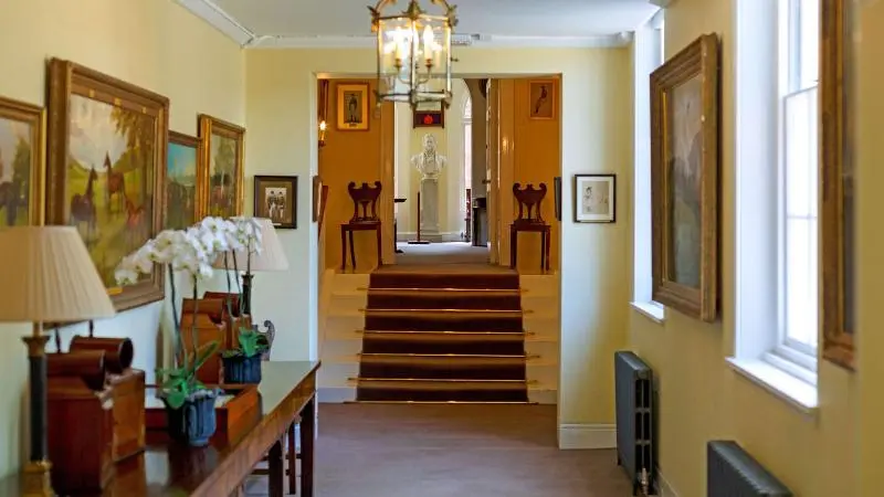 ホテル The Jockey Club Rooms