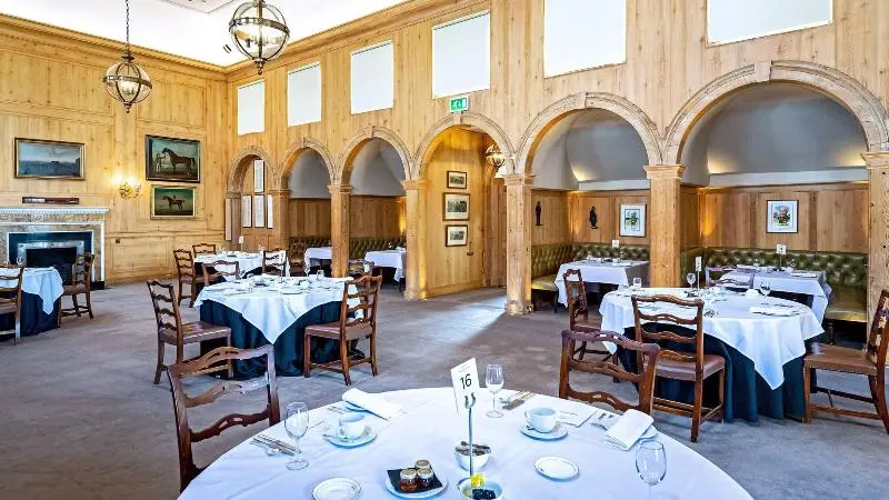 ホテル The Jockey Club Rooms