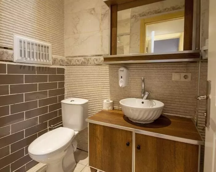 Royal Garden Suite And
