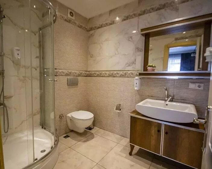 Royal Garden Suite And