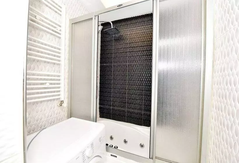 Royal Garden Suite And
