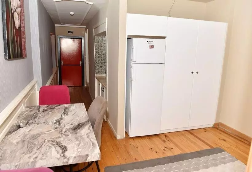 Royal Garden Suite And
