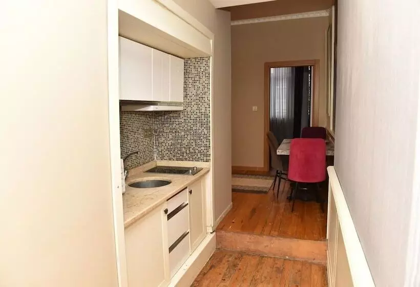 Royal Garden Suite And