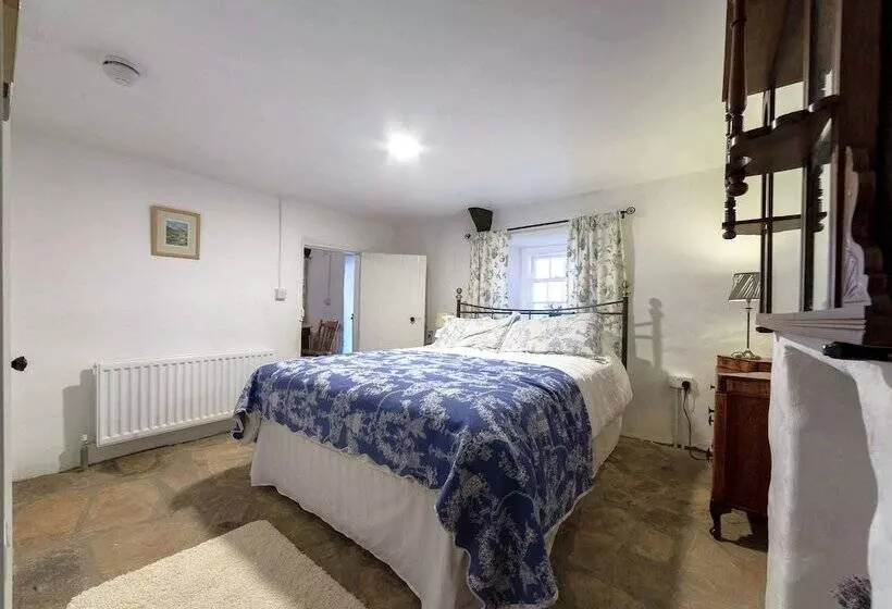 Ballymultimber Cottages