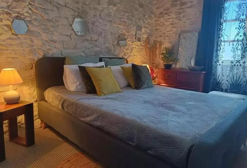 تختخواب و صبحانه Entre Bastide Et Cité