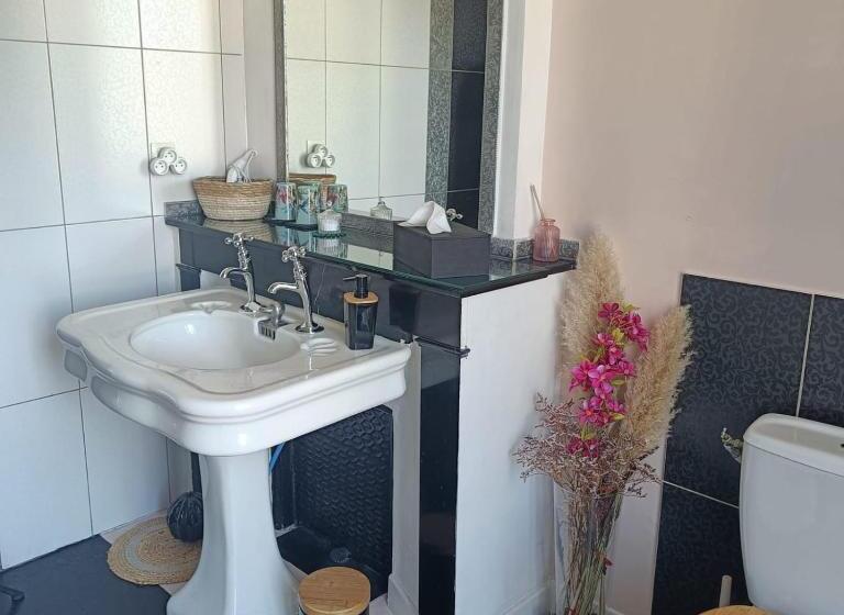 مبيت وإفطار Entre Bastide Et Cité