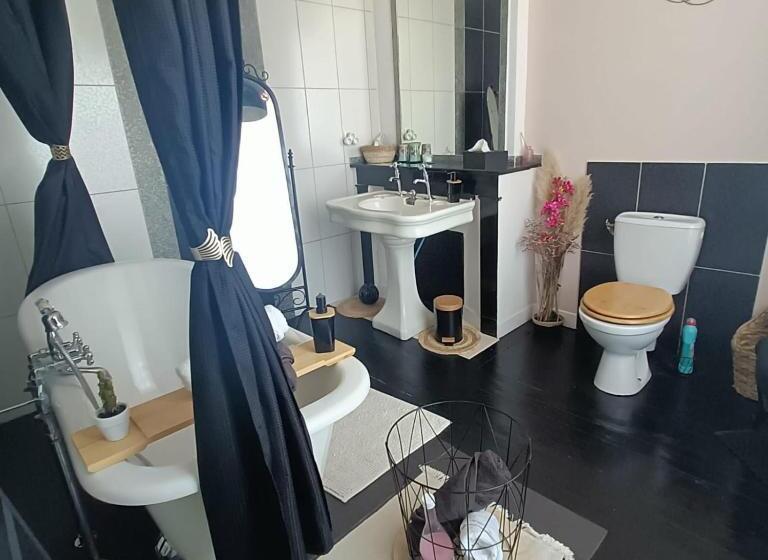 مبيت وإفطار Entre Bastide Et Cité