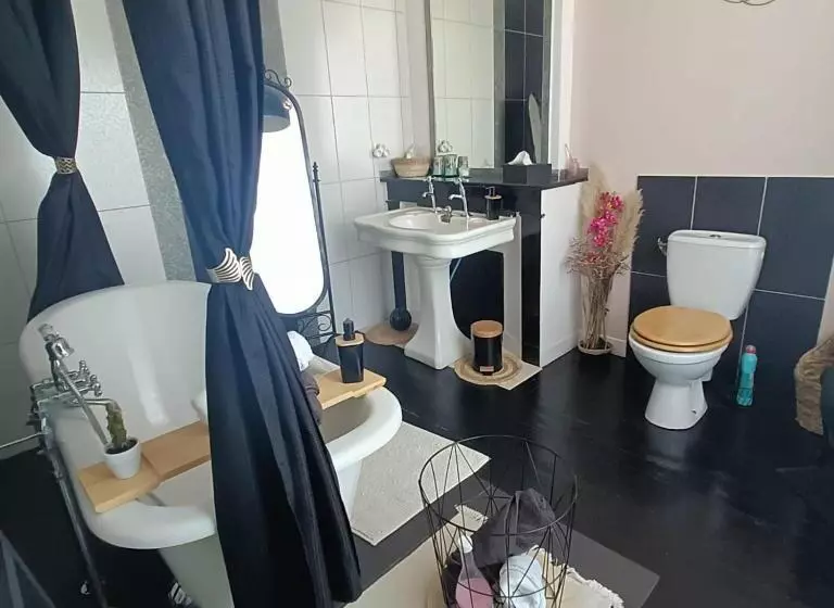 تختخواب و صبحانه Entre Bastide Et Cité