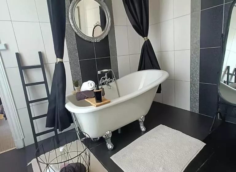 تختخواب و صبحانه Entre Bastide Et Cité