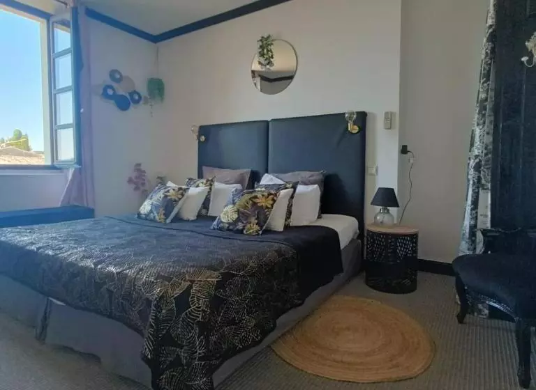 تختخواب و صبحانه Entre Bastide Et Cité