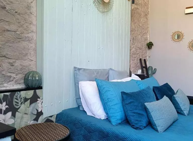 تختخواب و صبحانه Entre Bastide Et Cité