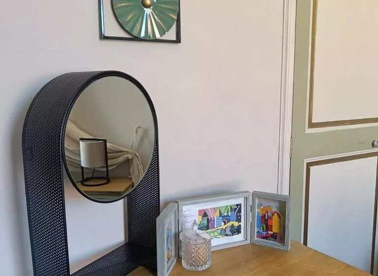 تختخواب و صبحانه Entre Bastide Et Cité